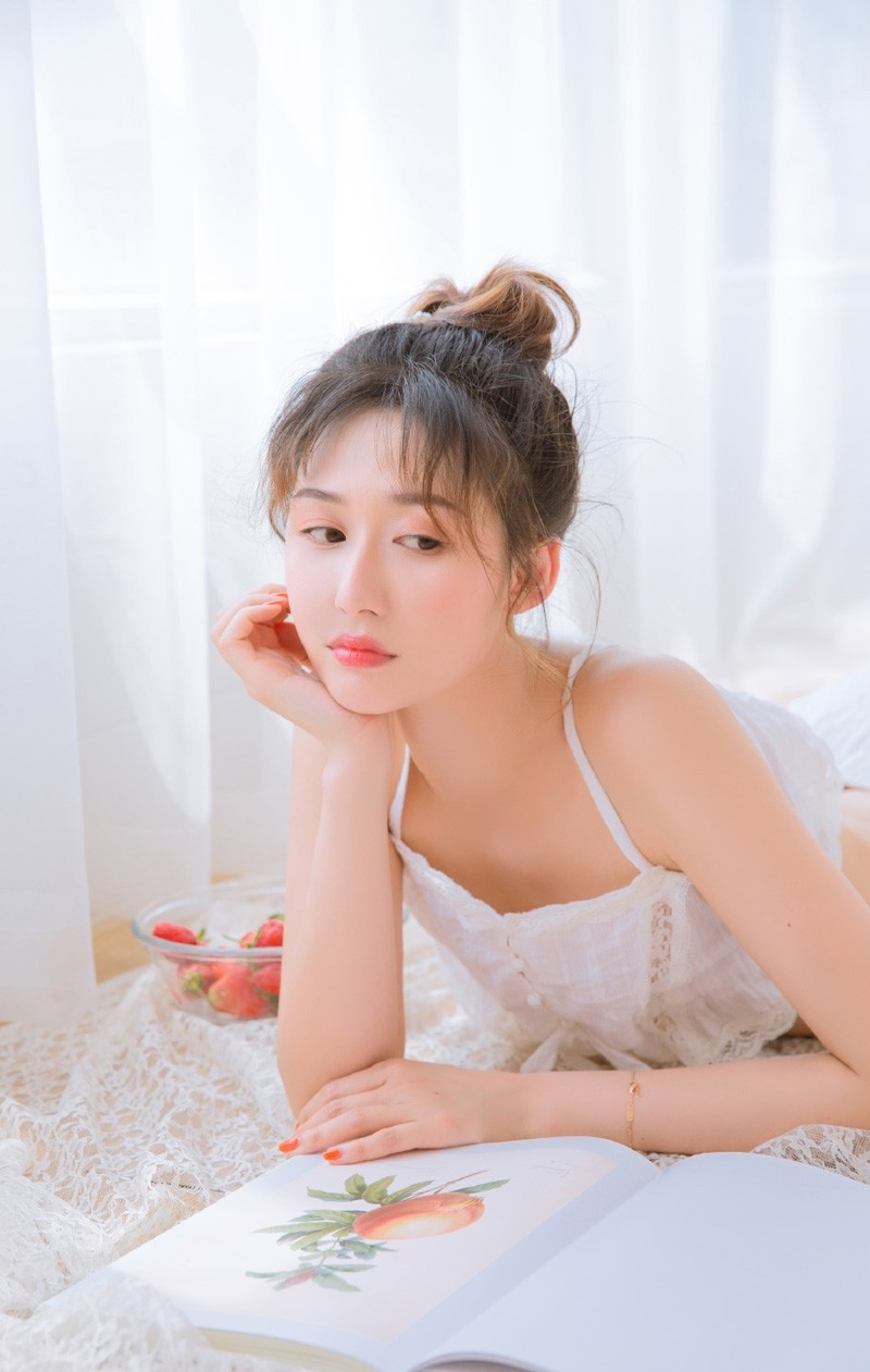 美女性感睡衣高清唯美写真,美女角度叼专完美写真