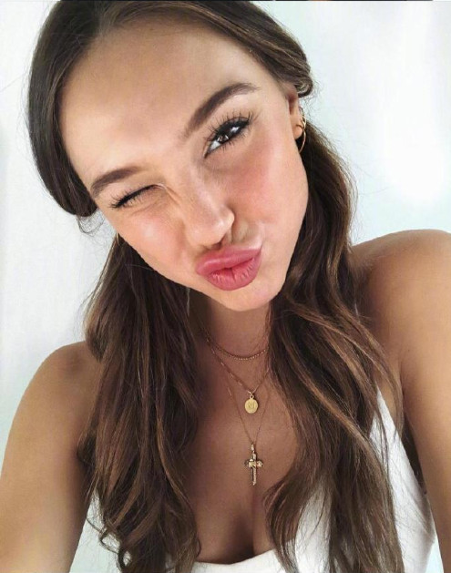 美国美女图片 模特Alexis Ren 甜美私房照