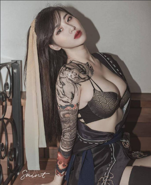 骨子里的妖媚韩国美女金优贤图片