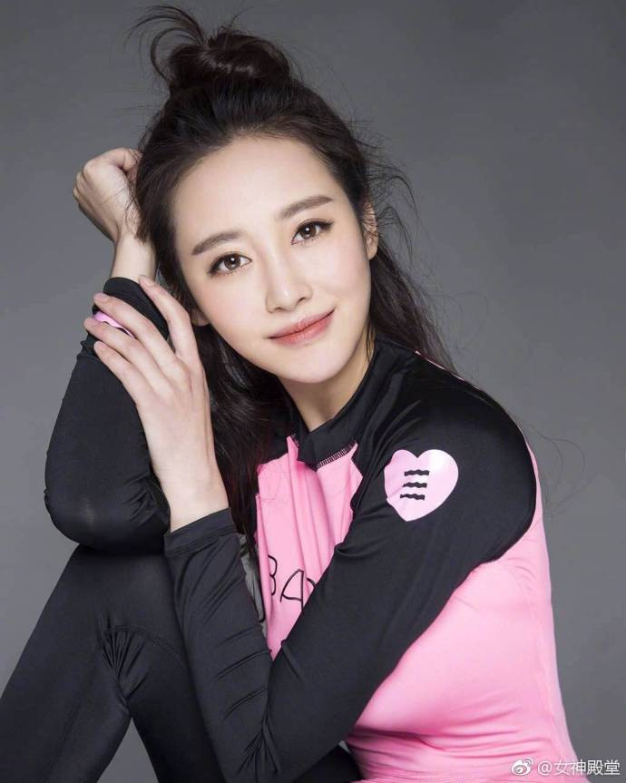 芜湖美女李纯棚拍大片身材凹凸有致美颜如玉