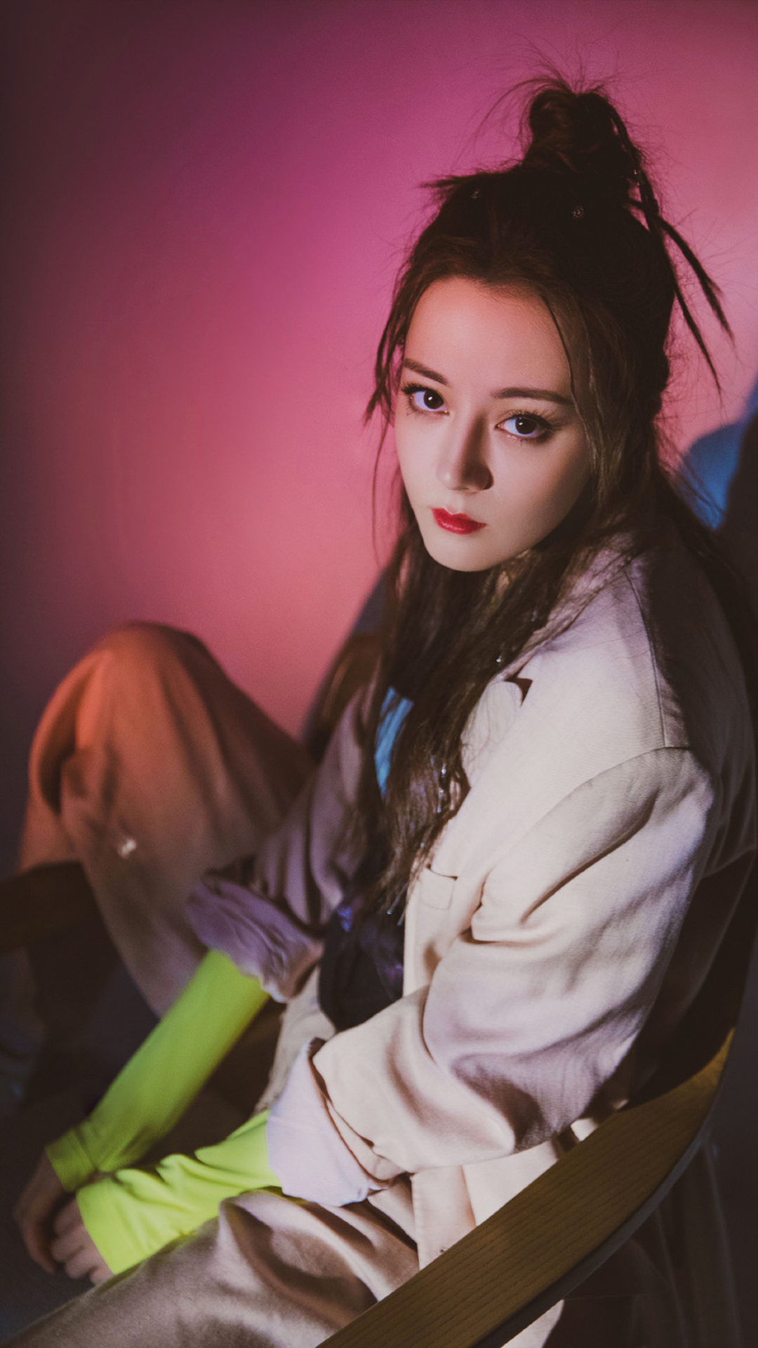 迪丽热巴时尚俏丽唯美写真图片手机壁纸