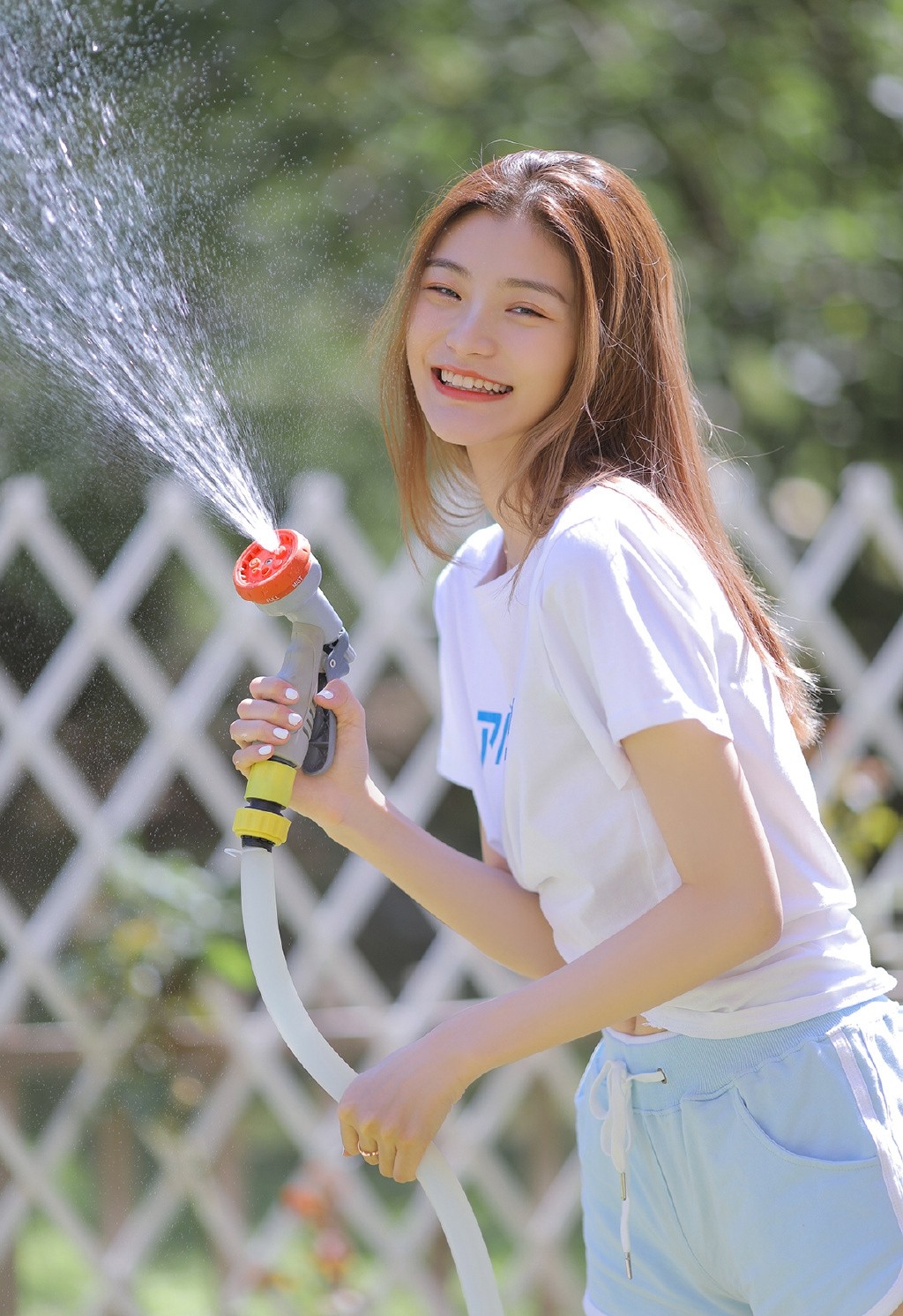 柳叶弯眉樱桃口美女图片,柳叶弯眉美女写真壁纸