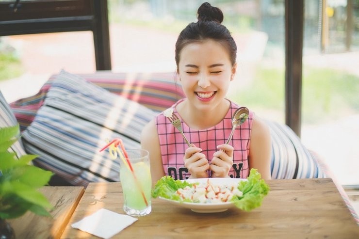 清新可爱美女校花图片_学院风清新少女卖萌甜美