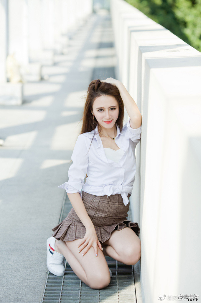 网络模特Model蒋励琪青春飞扬的小学妹写真