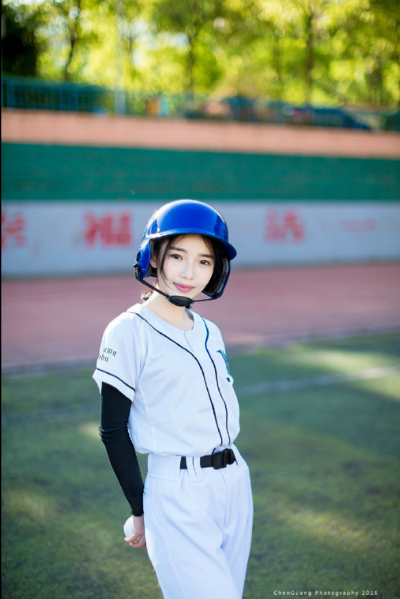 运动美女校花_棒球少女CR晨光之秋棒球服写真