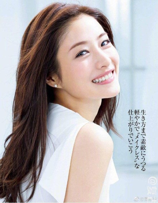 日本美女明星石原里美杂志内页美图合集