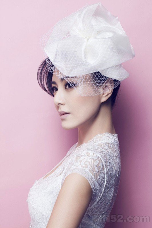 陈廷嘉演绎蕾丝性感写真