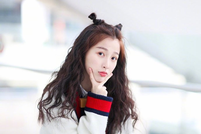 欧美美女模特Leanna Bartlett性感比基尼露美乳图片