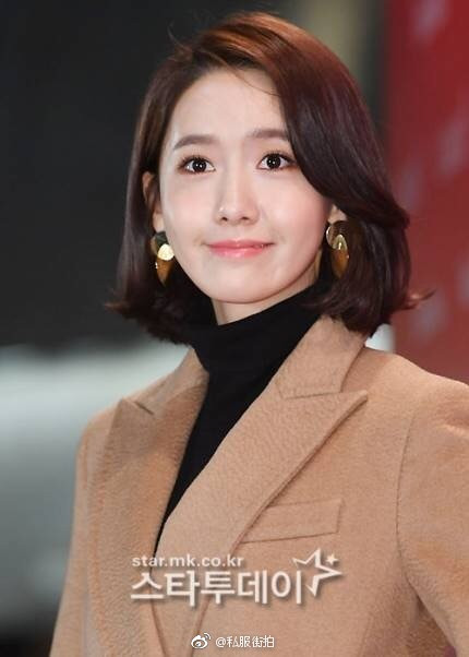 韩国美女明星林允儿首尔出席MaxMara品牌展览​​