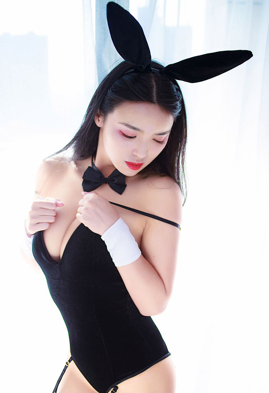 爆乳美女的私房裸奶,爆乳裸体美女少妇