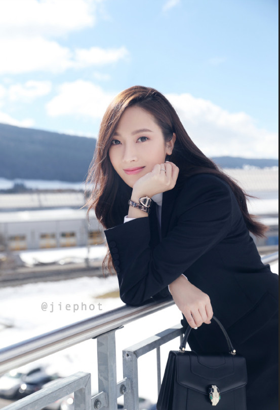 韩国美女Jessica郑秀妍参观宝格丽图片