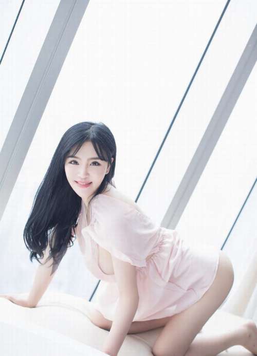 大胸美女动态gif_快手主播排名_少妇雪白人体大尺度