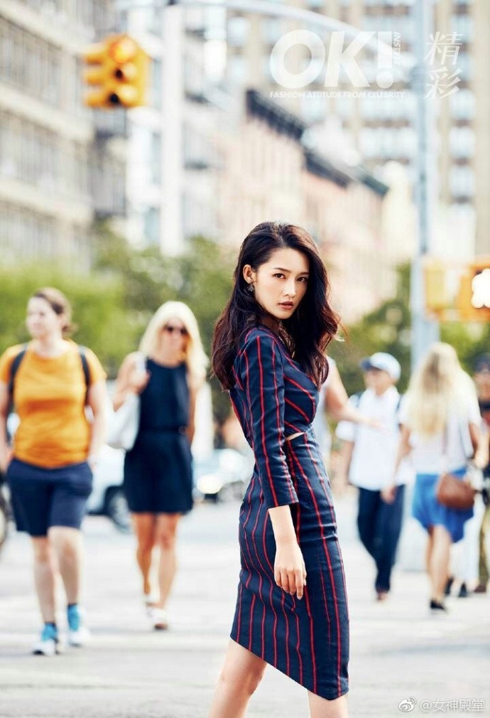 内地女演员李沁的街拍时刻越来越有气场越来越