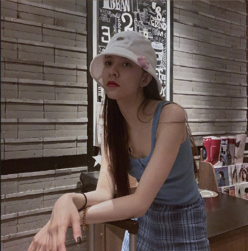 韩国美女图片 会穿又会拍的宋妍霏图片