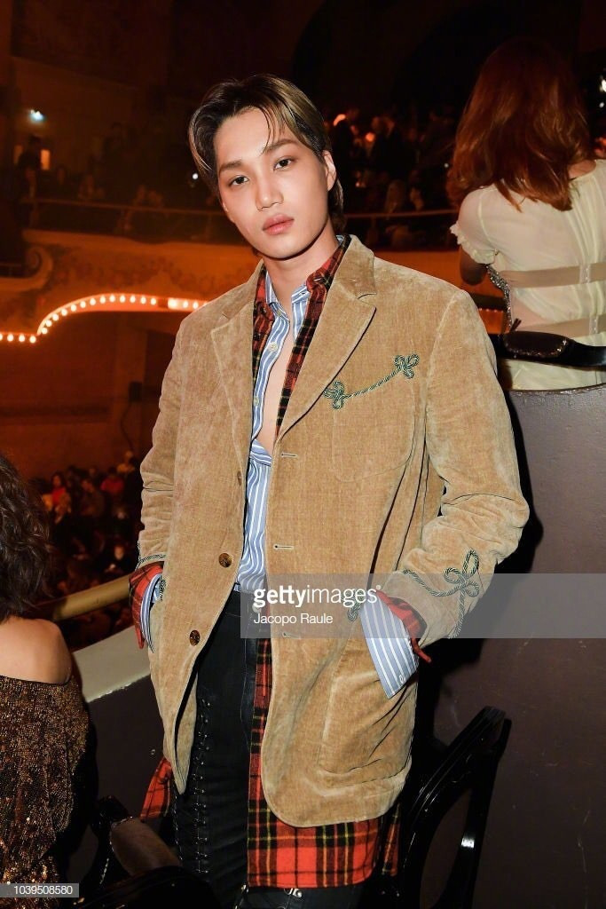 韩国男明星exokai金钟仁Gucci2019春夏时装秀图片