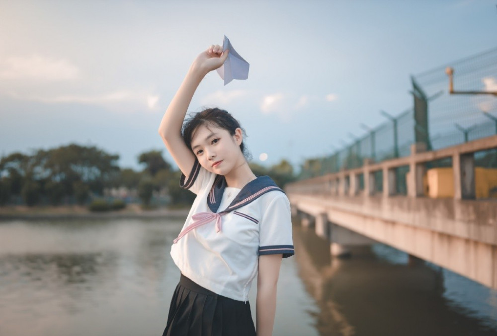 jk制服飞机场超美少女写真壁纸