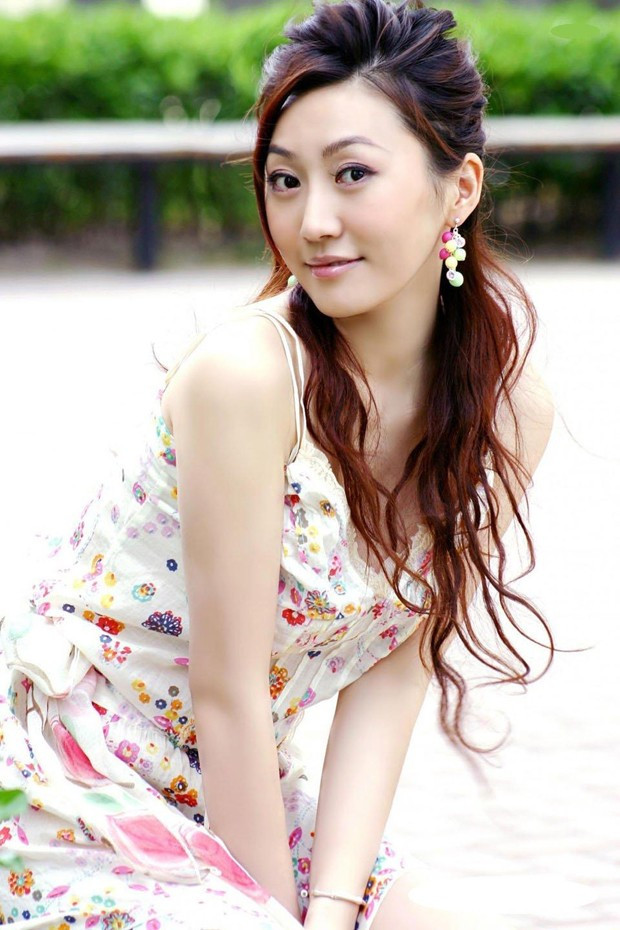 美女校花图片_中戏美女沈凌熙私照曝光
