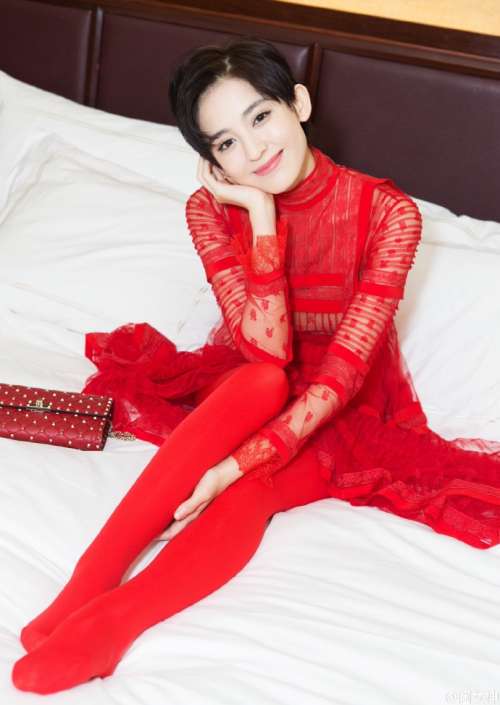 香港美女刘嘉玲和新疆美女古力娜扎新老两位女