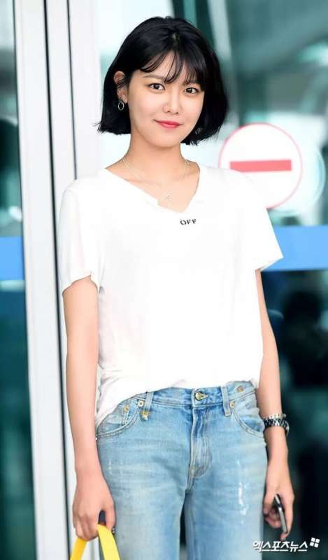 韩国美女明星_韩女团少女时代成员秀英机场街拍