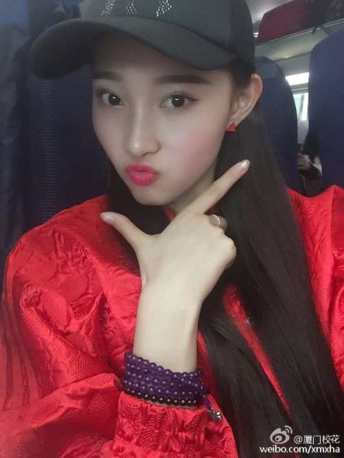 中央民族大学舞蹈学院美女校花李静图片