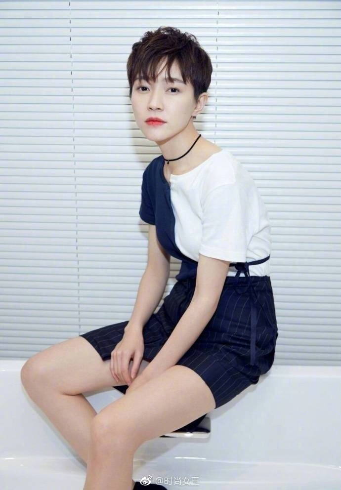 短发女神爱时尚焦俊艳帅起来真的是没男孩子什