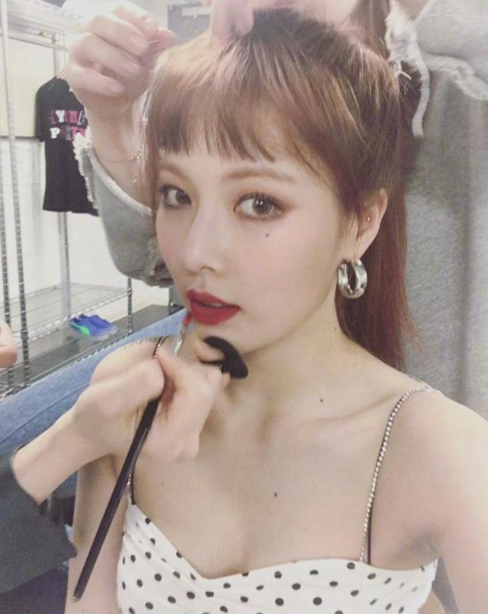 泫雅图片_韩国性感美女明星小野马泫雅街拍图片