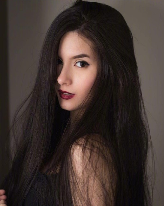 欧美美女图片 巴西美女时装设计生Vivian Schillin