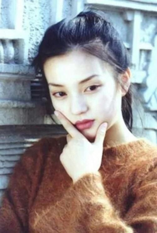 大眼美女明星赵薇图片年轻时候的有多美