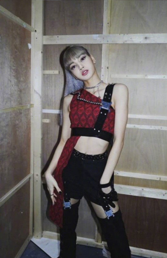 韩国美女组合blackpink成员lisa气质图片