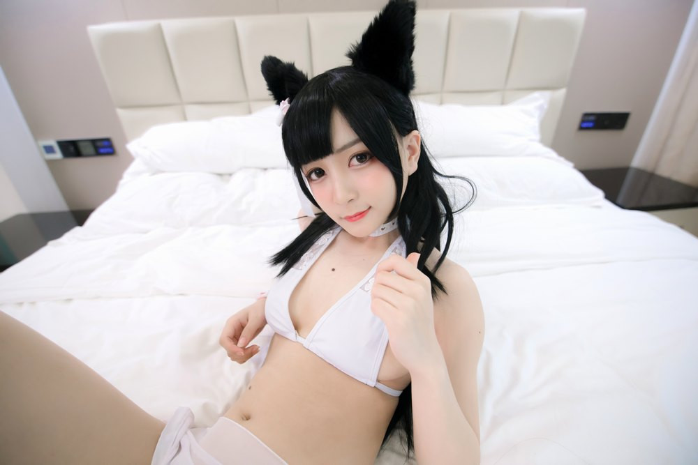 18岁美女性感小妹妹白嫩乳房的诱惑图片