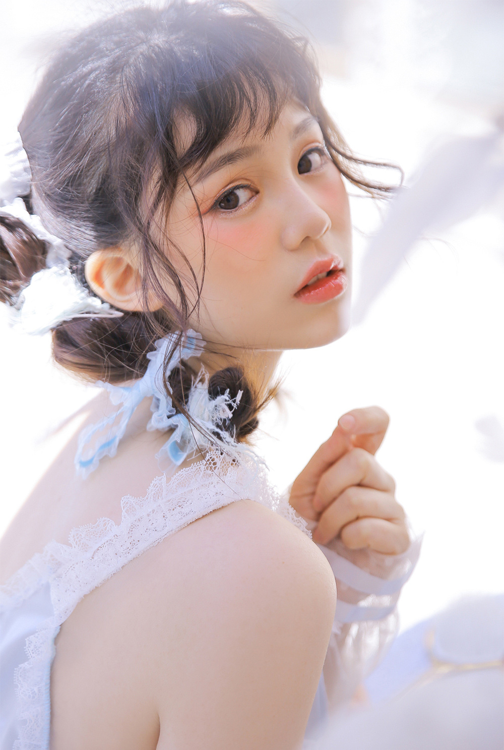 邻家少女肤白貌美气质佳,邻家美女可爱清新写真