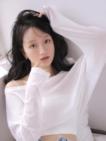 90后中长发美女图,小清新长发女孩写真