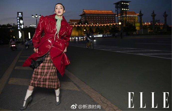 国际超模雎晓雯再登《ELLE 》封面曝光一组时尚大