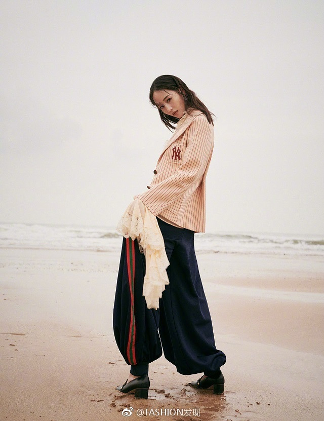 台湾美女明星张钧甯《Bella侬侬》十月刊酷酷的封