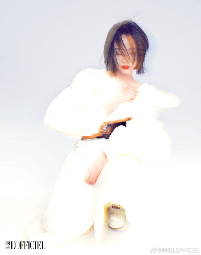 四川美女图片 短发姑娘张靓颖《时装L'OFFICIEL》红