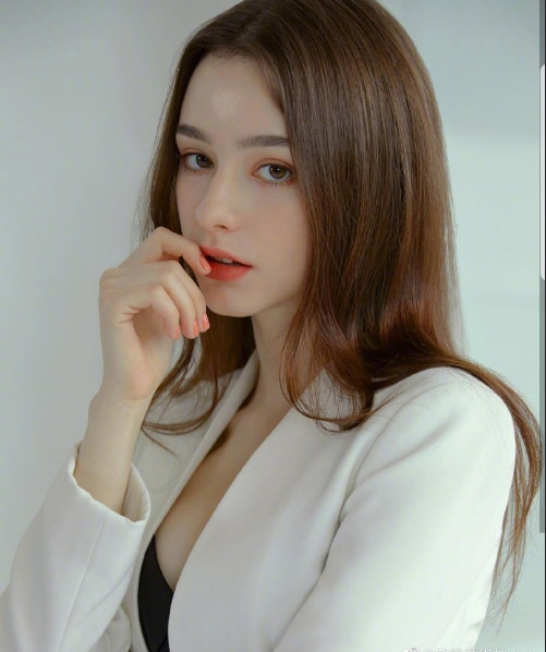 俄罗斯美女图片 美艳麻豆Dasha Taran图片