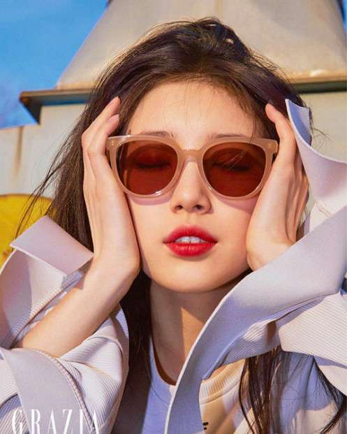 韩国美女明星裴秀智《GRAZIA》御姐风画报图片