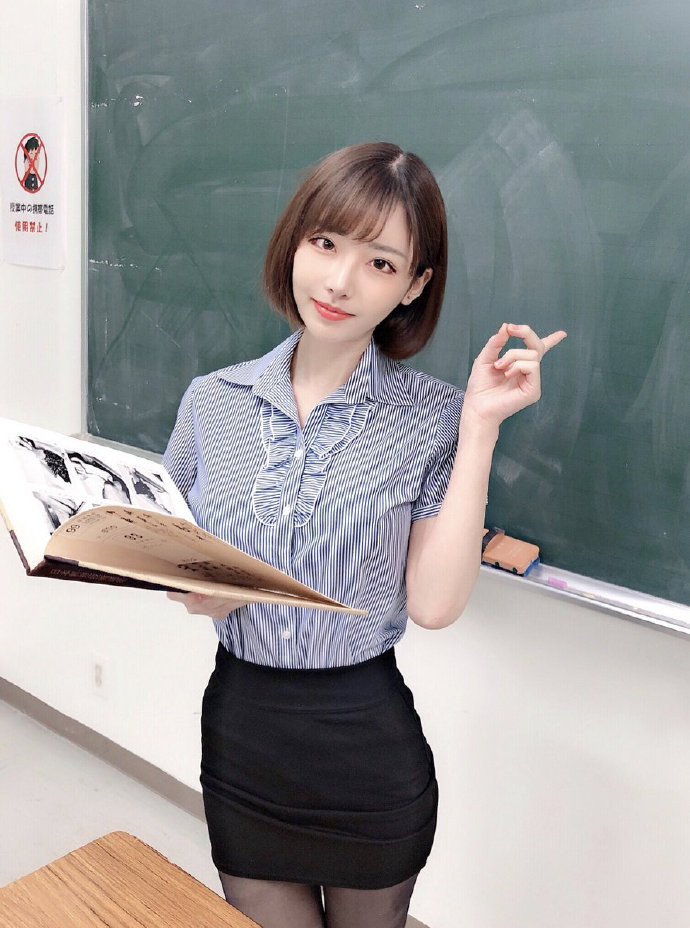 日本美女女优深田咏美制服诱惑图片