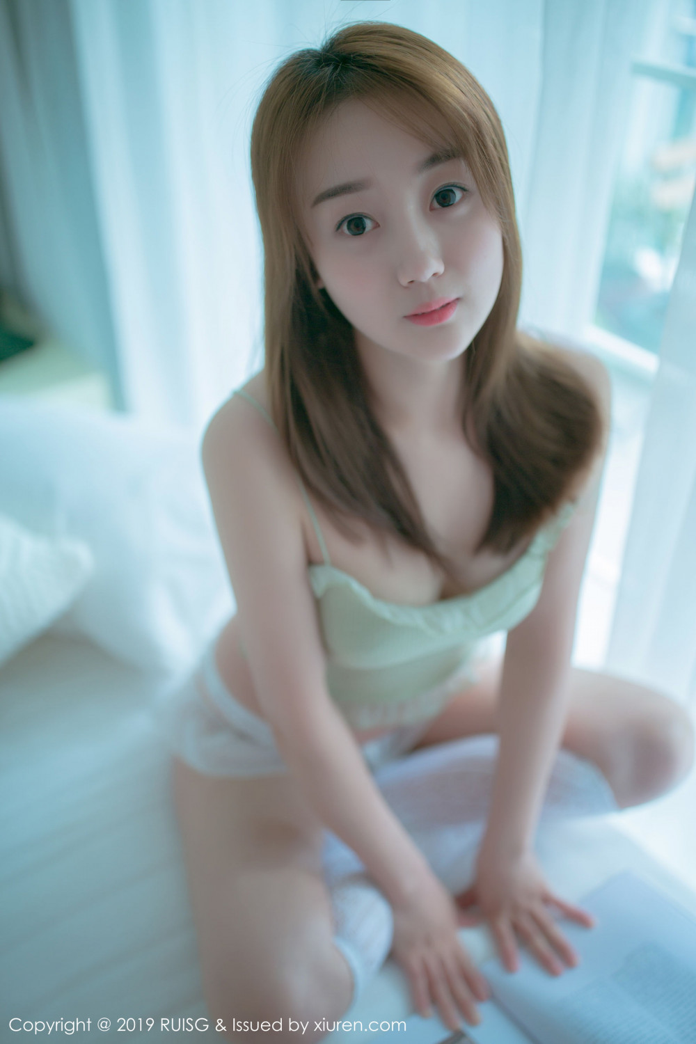 粉嫩小妹风衣月Lucy清纯唯美写真,337p人体粉嫩胞高清大图