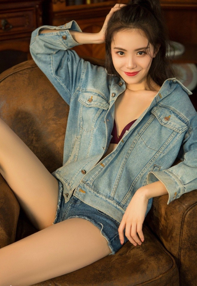 婀娜多姿身材魔鬼身材美女,窈窕淑女高清图片写真