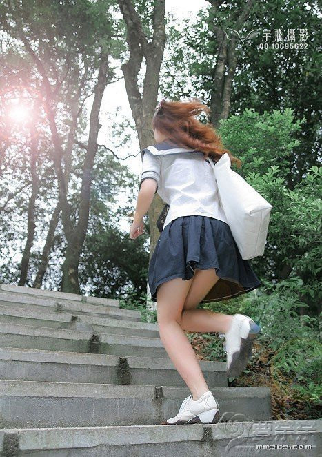 高中校园清纯mm头校花图片_清纯可爱的美院学生