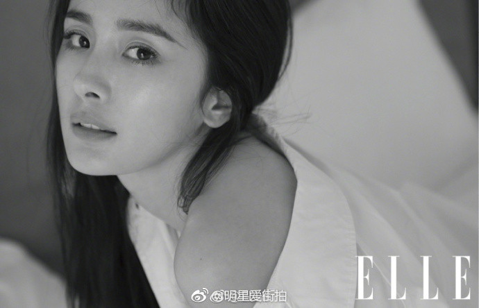 大眼美女明星杨幂登上《ELLE》7月刊时尚封面大片