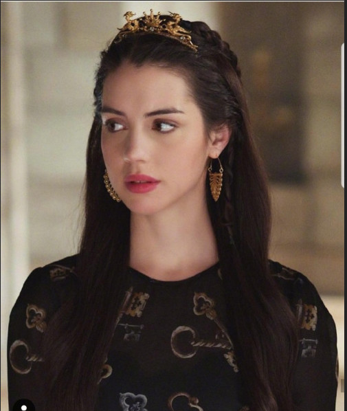 欧美美女演员Adelaide Kane《风中的女王》图片