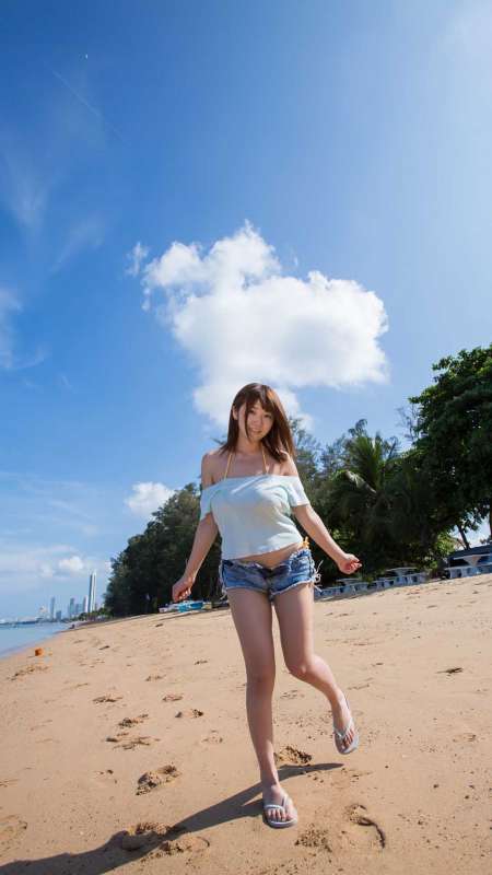 日本夏季海滩美女比基尼写真高清壁纸