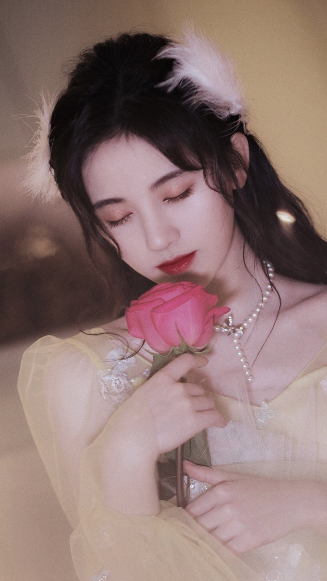 鞠婧祎温婉清甜迷人写真图片手机壁纸