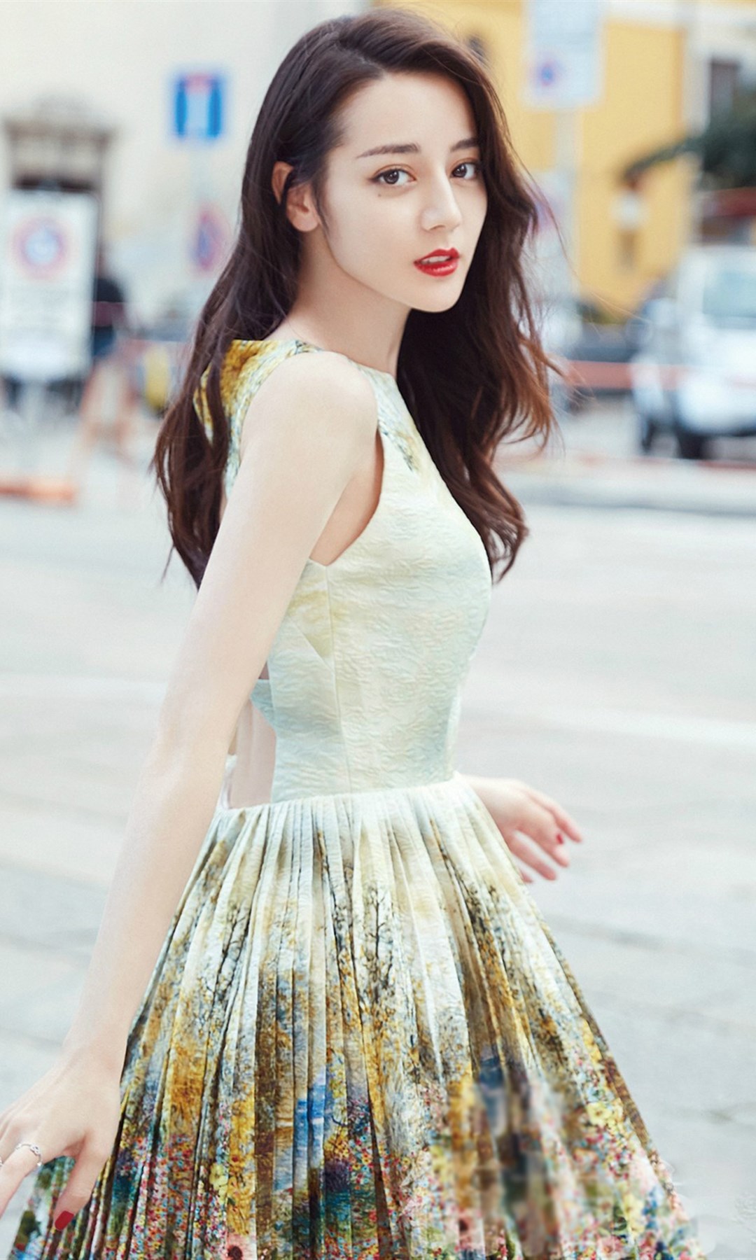 美女明星迪丽热巴时装周写真图片