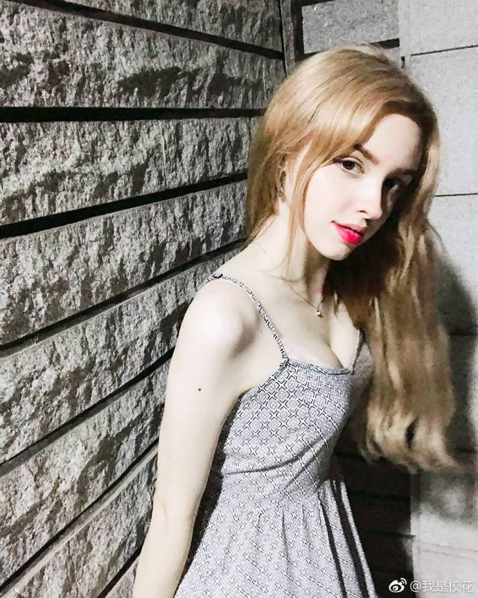 欧美美女金发碧眼小美女好身材图片