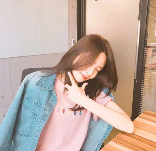 韩国美女演员蔡智安图片