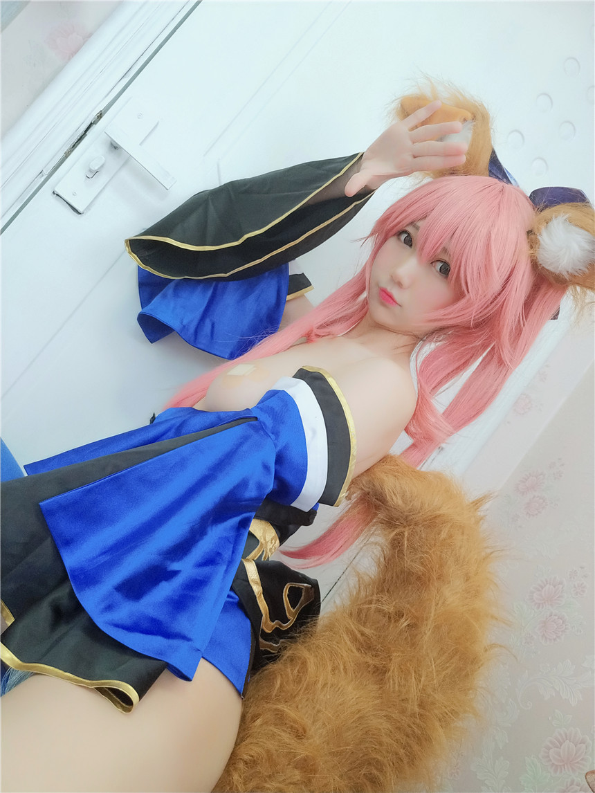 女人与公拘i交酡i,cosplay女安慰自己动手图片