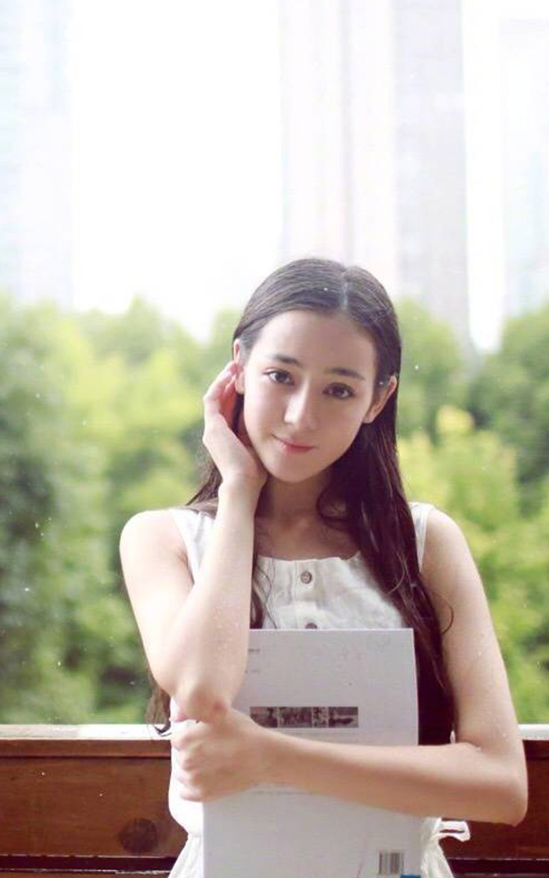 迪丽热巴校园清纯文艺写真图片手机壁纸